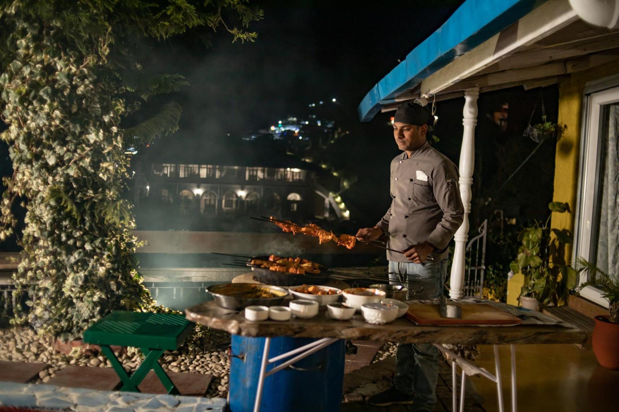 Seclude Mussoorie Hotel Buitenkant foto