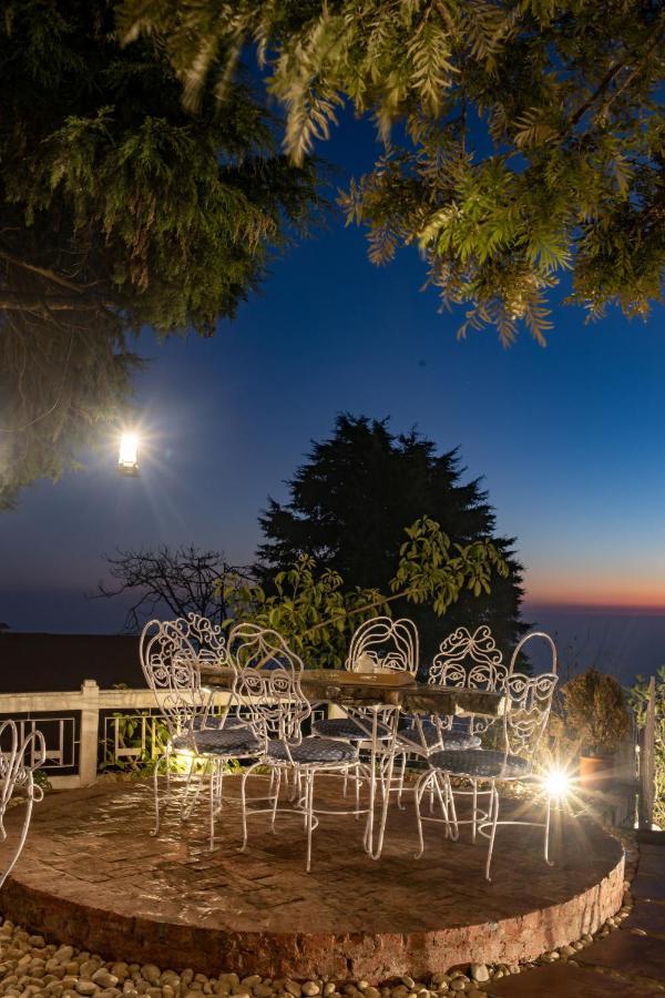 Seclude Mussoorie Hotel Buitenkant foto